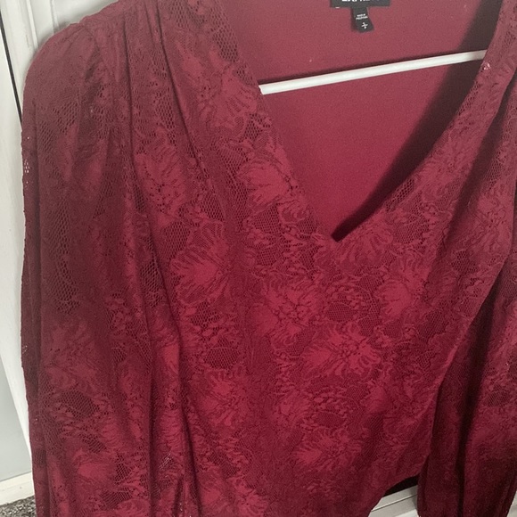 Sold Very cute bodysuit shirt from Express, size small - Picture 4 of 4